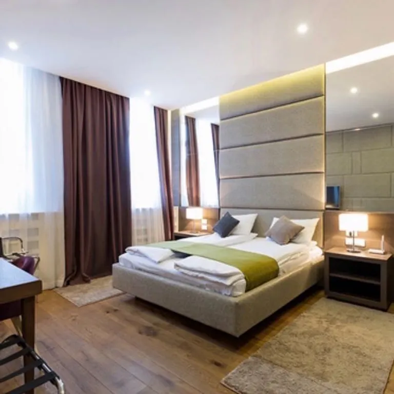 7 DIÁRIAS NO HOTEL